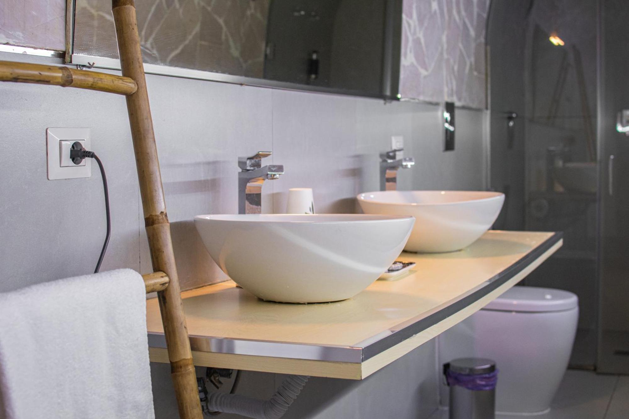 I Gradini Bed & Breakfast เนเปิลส์ ภายนอก รูปภาพ