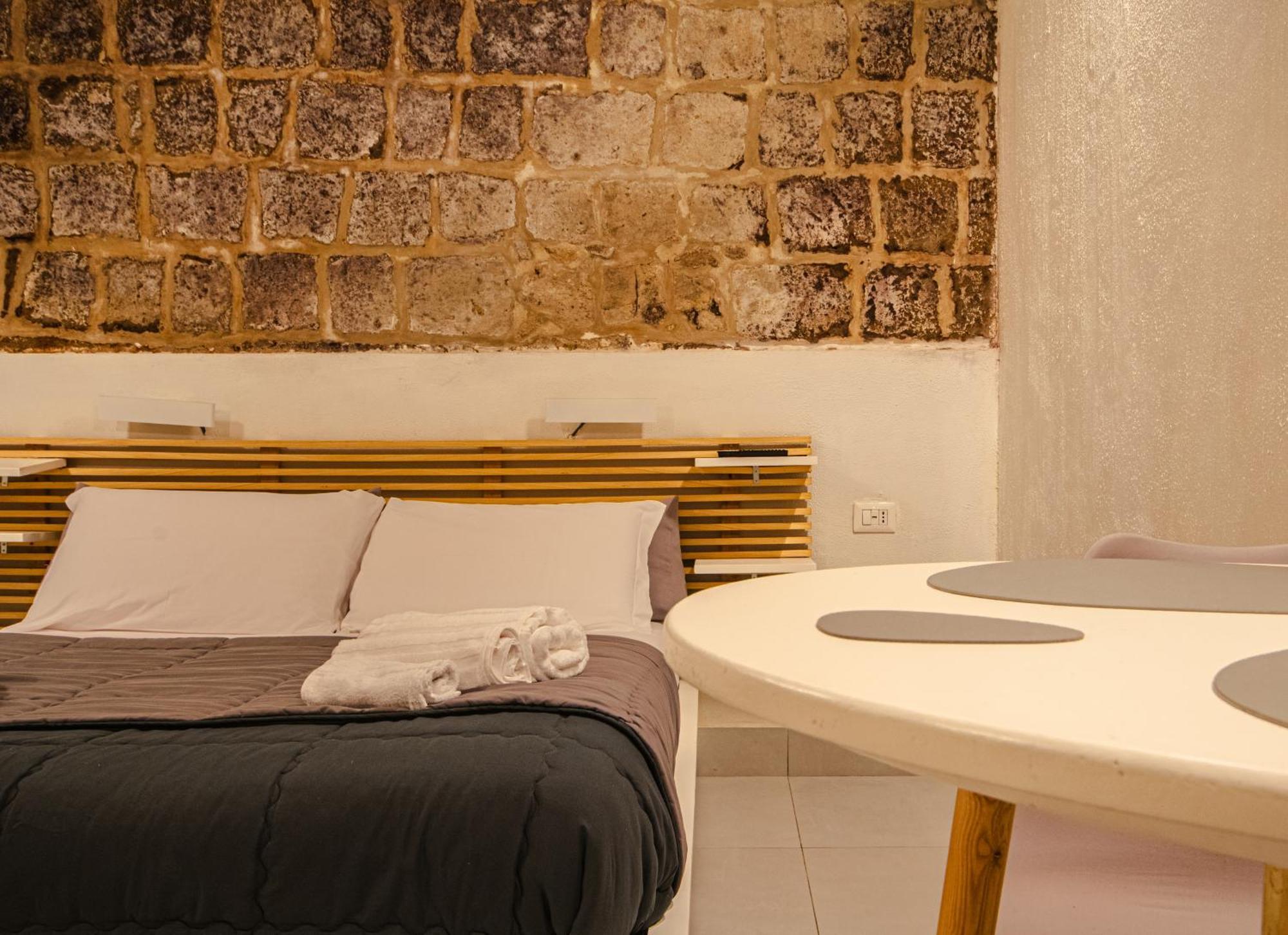I Gradini Bed & Breakfast เนเปิลส์ ภายนอก รูปภาพ